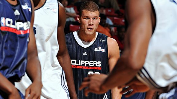 Rookie Blake Griffin is out six weeks because of stress fracture on his knee.