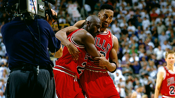 Michael Jordan was the leader of the Bulls on offense, while teammate Scottie Pippen was the quarterback of the defense. (GETTY IMAGES)