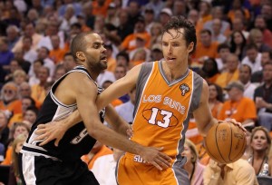 Steve Nash had 19 points and six assists against the Spurs in Game 2. (NBAE/GETTY IMAGES)