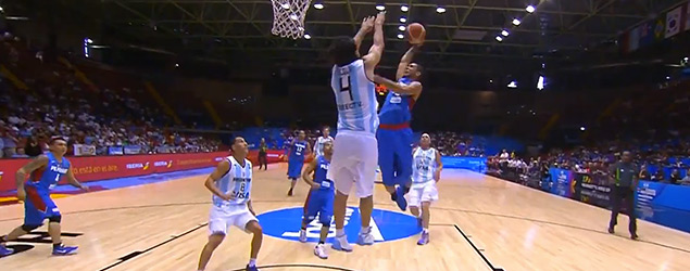 Philippines swingman Gabe Norwood throws down a dunk against Argentina at the 2014 FIBA World Cup in Spain. (Screenshot/YouTube)