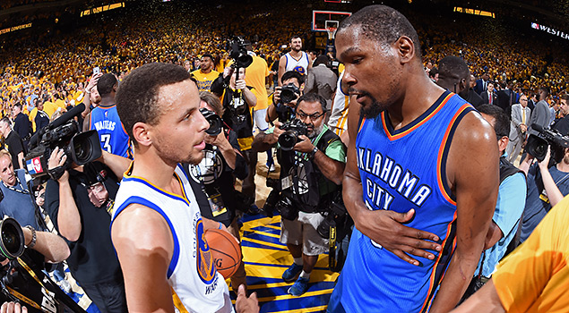Stephen Curry and Kevin Durant join forces in Golden State. (GETTY IMAGES)